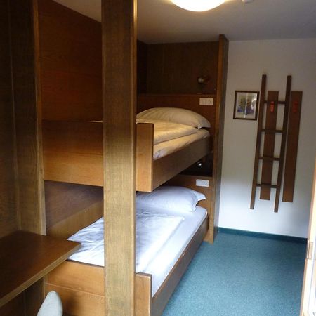 Hotel Garni Pineta à San Martino in Badia Chambre photo