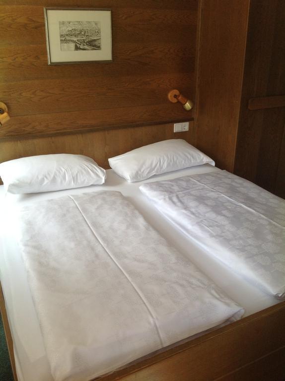 Hotel Garni Pineta à San Martino in Badia Chambre photo